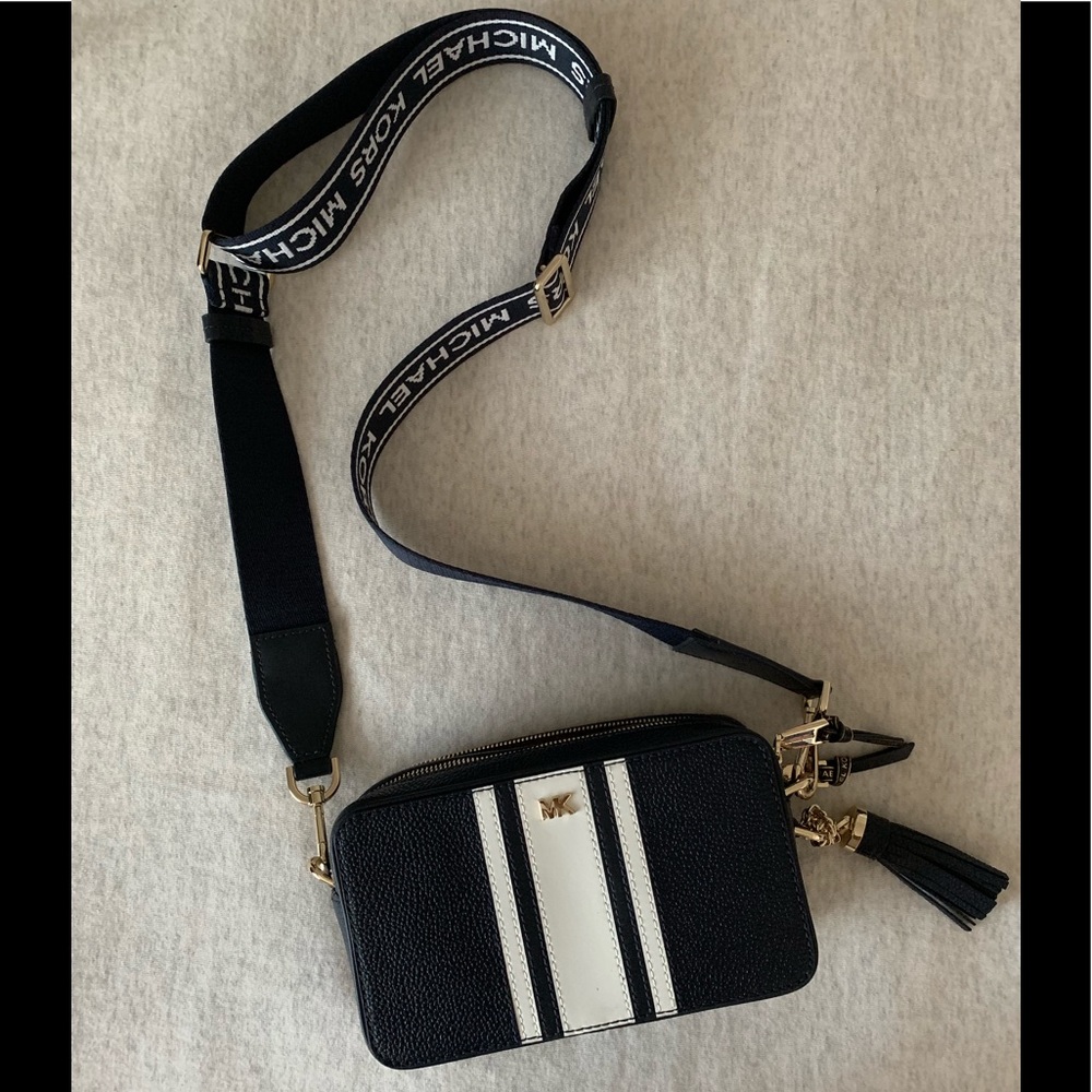 -SOLD- 🆕 MK Small Logo Tape Camera Bag